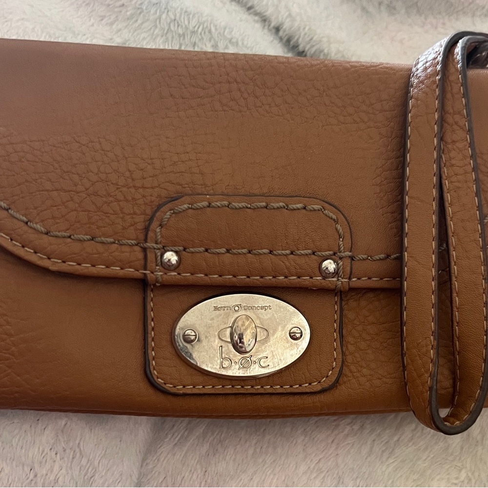 b.o.c wristlet